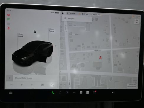 Used 2024 Tesla Model Y Performance AWD/4WD image 23