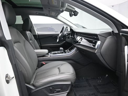 Used 2019 Audi Q8 Premium w/ Towing Package image 34