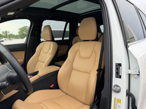 Used 2024 Volvo XC90 B6 Ultimate w/ Protection Package Premier AWD/4WD image 8