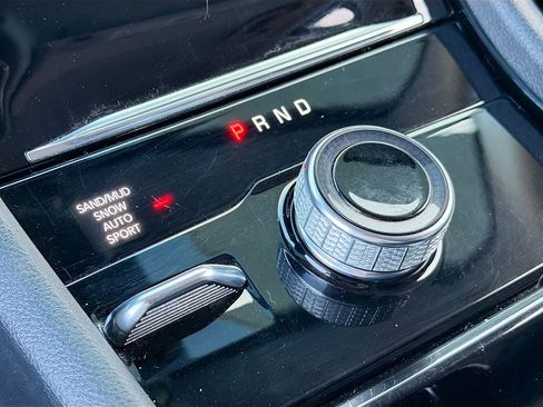 Used 2023 Jeep Grand Cherokee L Limited AWD/4WD image 16
