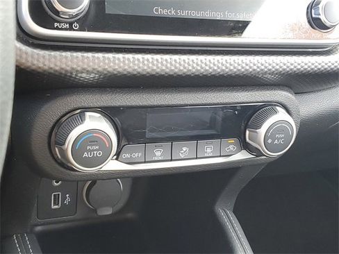 Used 2018 Nissan Kicks SV image 30