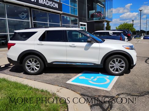 Used 2020 Ford Explorer XLT w/ Equipment Group 202A AWD/4WD image 2