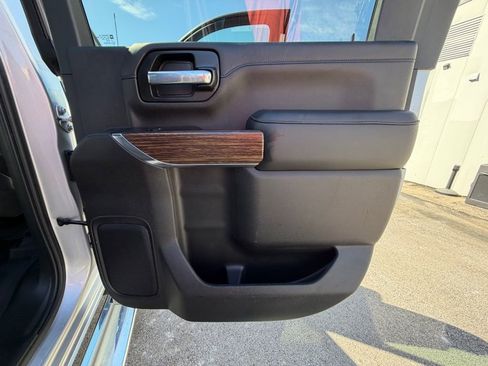 Used 2021 Chevrolet Silverado 3500 High Country image 42