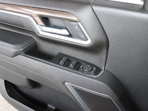Used 2025 Chevrolet Silverado 2500 LT AWD/4WD image 19