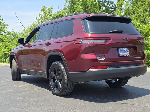 Used 2025 Jeep Grand Cherokee L Altitude AWD/4WD image 18
