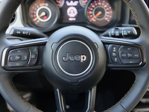 Used 2024 Jeep Wrangler Sport S image 30