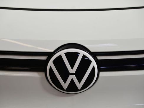 Used 2025 Volkswagen ID.4 Limited image 14