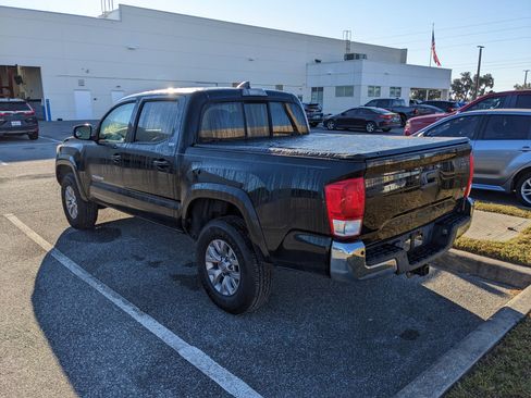 Used 2017 Toyota Tacoma SR5 image 10