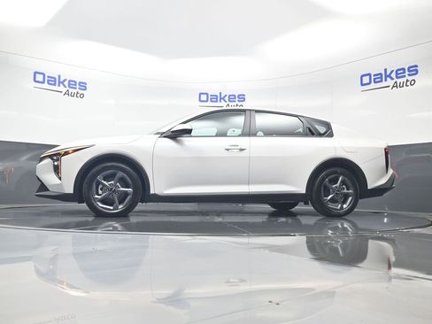 New 2025 Kia K4 FWD image 39