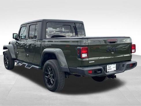 Used 2022 Jeep Gladiator Sport image 5