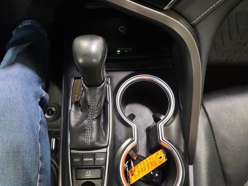 Used 2018 Toyota Camry XSE image 24