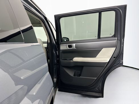 Used 2025 Hyundai Santa Fe SEL AWD/4WD image 30