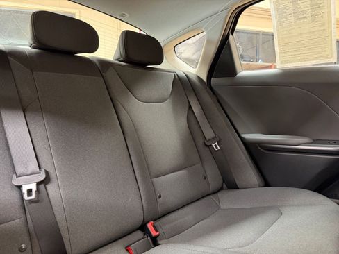 Used 2025 Kia K4 FWD image 36
