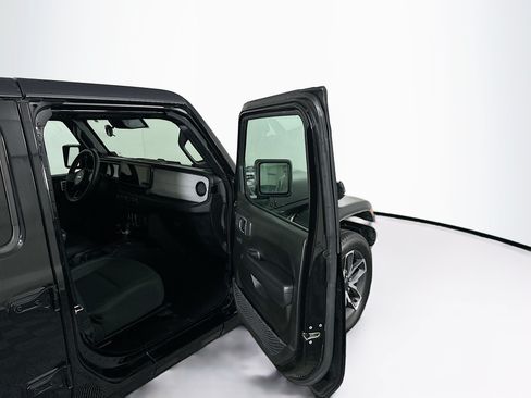 Used 2024 Jeep Wrangler Unlimited AWD/4WD image 29