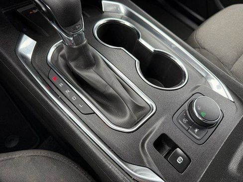 Used 2023 Chevrolet Traverse LT image 23