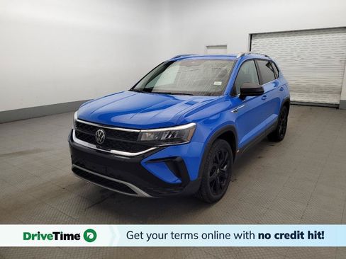 Used 2023 Volkswagen Taos SE w/ Panoramic Sunroof Package AWD/4WD image 1