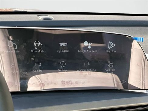 Used 2026 Cadillac Vistiq Sport image 3