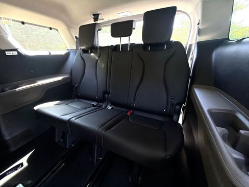 New 2026 Kia Carnival EX FWD image 30