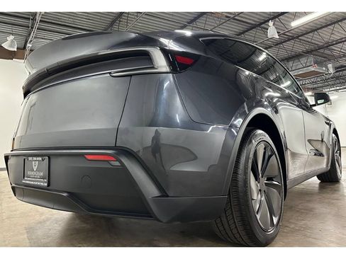 Used 2026 Tesla Model Y Long Range RWD image 14