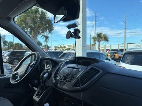 Used 2017 Ford Transit 350 XLT image 8