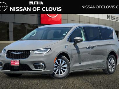 Used 2023 Chrysler Pacifica Touring-L