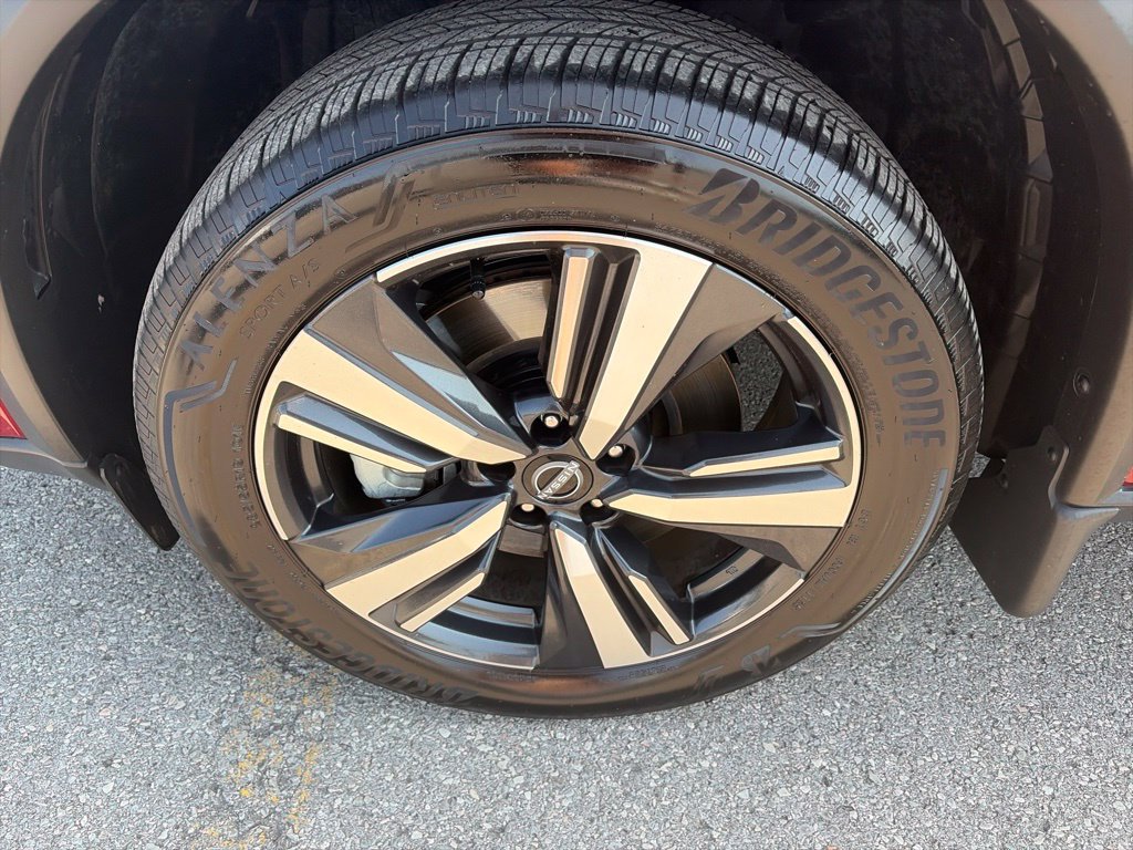 Used 2025 Nissan Rogue SL w/ Tech Package AWD/4WD image 10