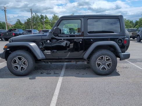 Used 2021 Jeep Wrangler Sport AWD/4WD image 6