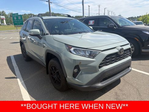 Used 2021 Toyota RAV4 XLE FWD image 4