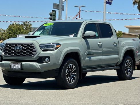 Used 2023 Toyota Tacoma TRD Sport w/ Black Out Package (TMS) RWD image 8