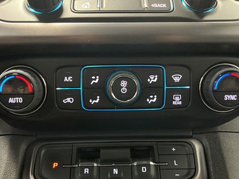 Used 2022 GMC Acadia AT4 w/ Technology Package AWD/4WD image 19