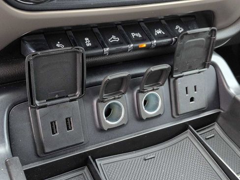 Used 2018 GMC Sierra 1500 Denali image 31