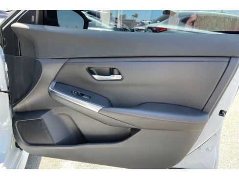 Used 2022 Nissan Sentra SR FWD image 18