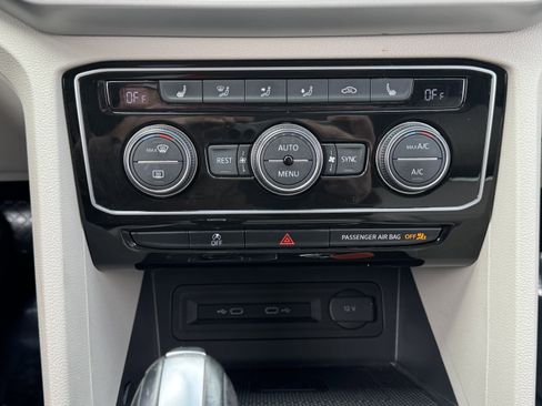 Used 2021 Volkswagen Atlas SEL FWD image 28