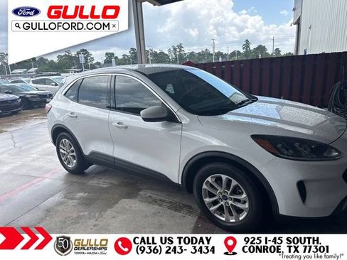 Used 2020 Ford Escape SE FWD image 3
