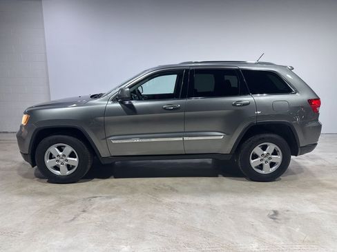 Used 2012 Jeep Grand Cherokee Laredo w/ Laredo E Group image 4
