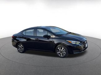 Used 2025 Nissan Versa SV video 2
