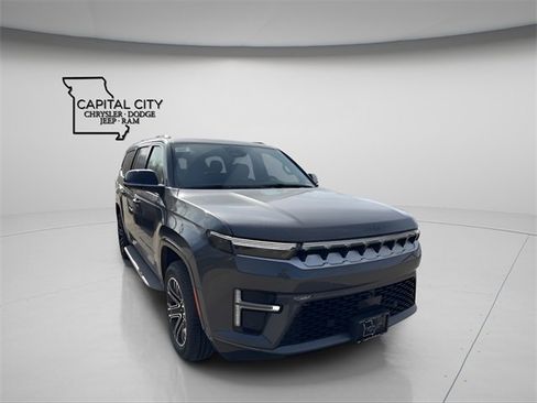 New 2026 Jeep Grand Wagoneer L 4WD w/ Premium Group I image 4