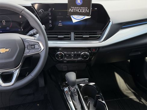 New 2026 Chevrolet Trax LT w/ Driver Confidence Package image 15