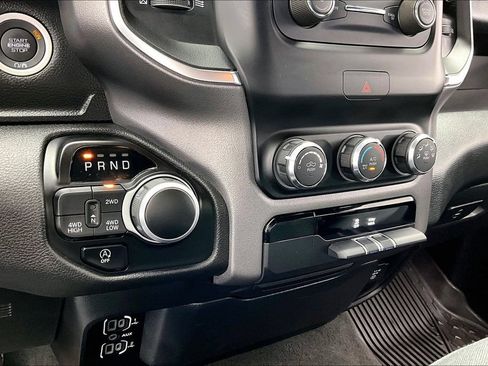Used 2024 RAM 1500 Big Horn AWD/4WD image 32