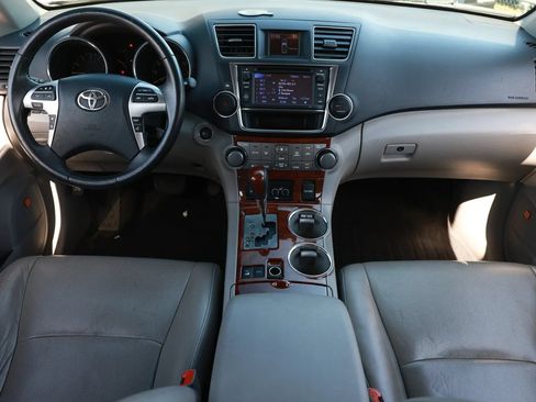 Used 2013 Toyota Highlander Limited AWD/4WD image 13