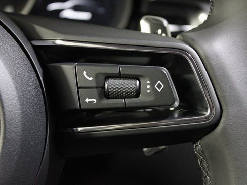 Certified 2026 Porsche Macan AWD/4WD image 22