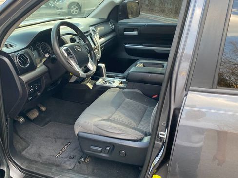 Used 2016 Toyota Tundra SR5 w/ SR5 Upgrade Package image 16