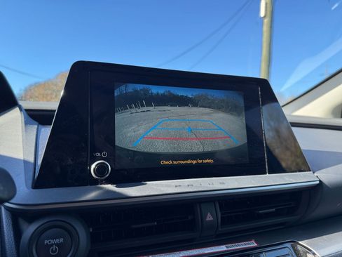 Used 2025 Toyota Prius LE image 17