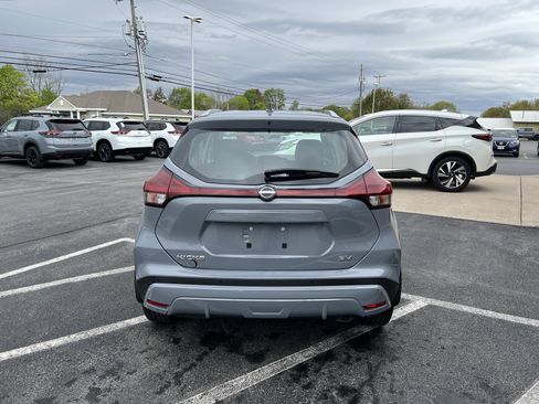 Used 2023 Nissan Kicks SV FWD image 13