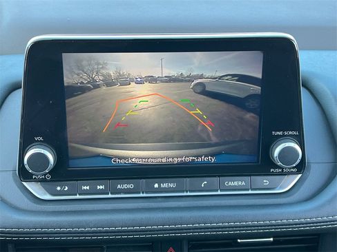 Used 2023 Nissan Rogue S image 18