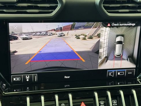 Used 2020 Lamborghini Urus AWD/4WD image 25