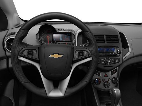 Used 2014 Chevrolet Sonic LT w/ LT Spring Promotional Package FWD image 9