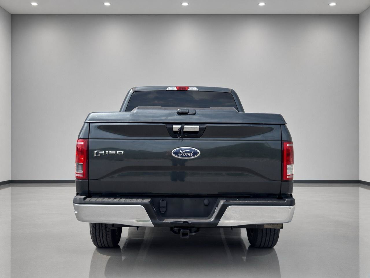 Used 2015 Ford F150 XLT w/ Equipment Group 301A Mid AWD/4WD image 4