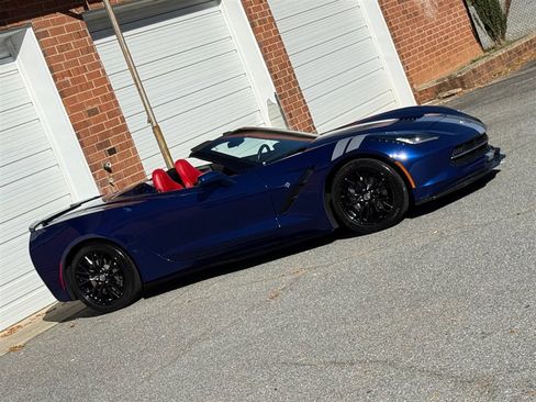 Used 2018 Chevrolet Corvette Stingray Convertible image 37