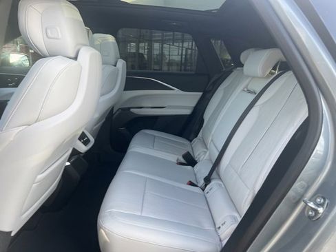 New 2024 Cadillac Lyriq Luxury image 32